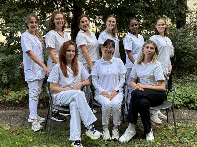 Das Team der Podologie Länggasse im Garten